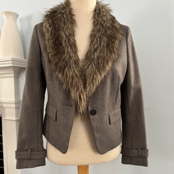 LOFT Jackets & Blazers - LOFT blazer w/ detachable faux fur collar grey/taupe herringbone tweed EUC Sz 8P